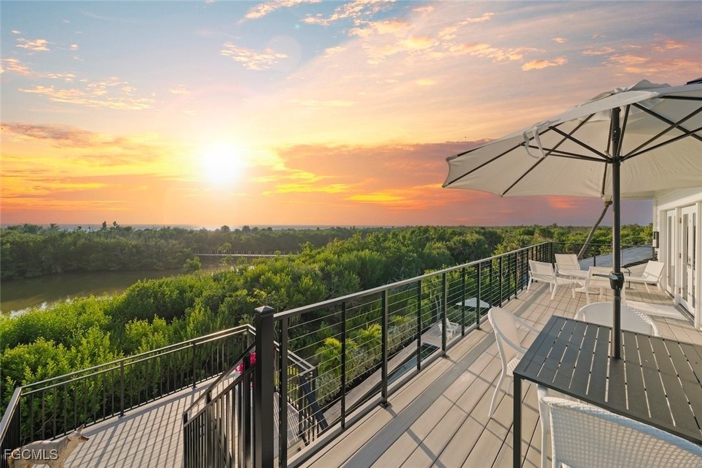 Sanibel, Florida, 33957, United States, 5 Bedrooms Bedrooms, ,4.5 BathroomsBathrooms,Residential,Forsale,2004795