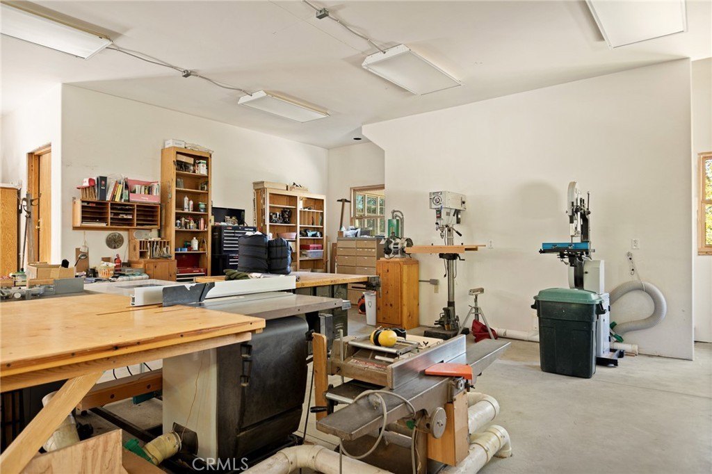 Running Springs, California, 92382, United States, 2 Bedrooms Bedrooms, ,3 BathroomsBathrooms,Residential,Forsale,1971043