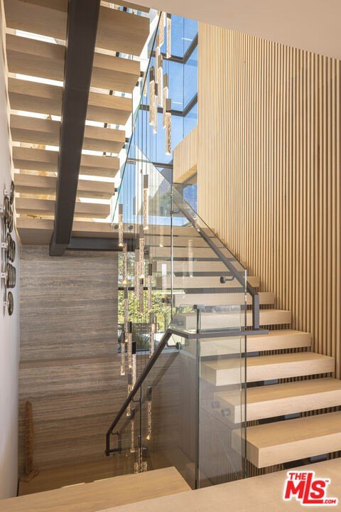 Malibu, California, 90265, United States, 5 Bedrooms Bedrooms, ,7.5 BathroomsBathrooms,Residential,Forsale,2001428