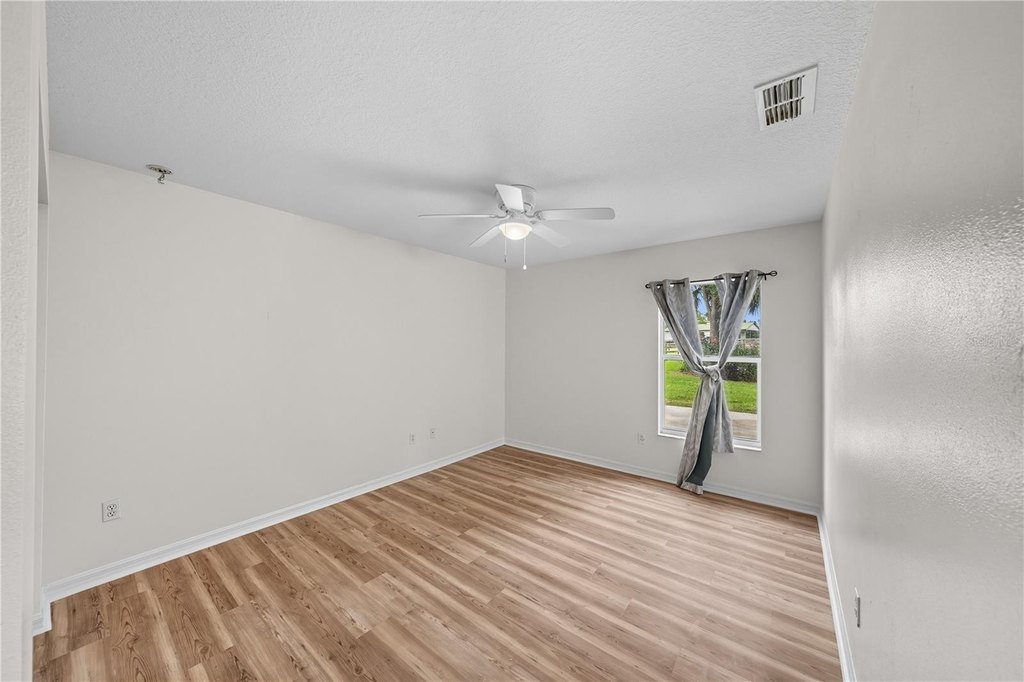 REDDICK, Florida, 32686, United States, 3 Bedrooms Bedrooms, ,2 BathroomsBathrooms,Residential,Forsale,2004576