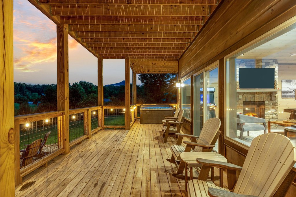 Sevierville, Tennessee, 37862, United States, 5 Bedrooms Bedrooms, ,5 BathroomsBathrooms,Residential,Forsale,1963563