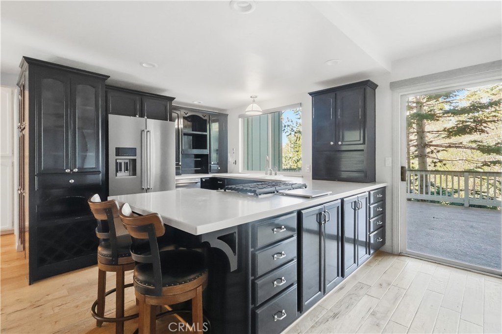 Lake Arrowhead, California, 92352, United States, 4 Bedrooms Bedrooms, ,3.5 BathroomsBathrooms,Residential,Forsale,2004861