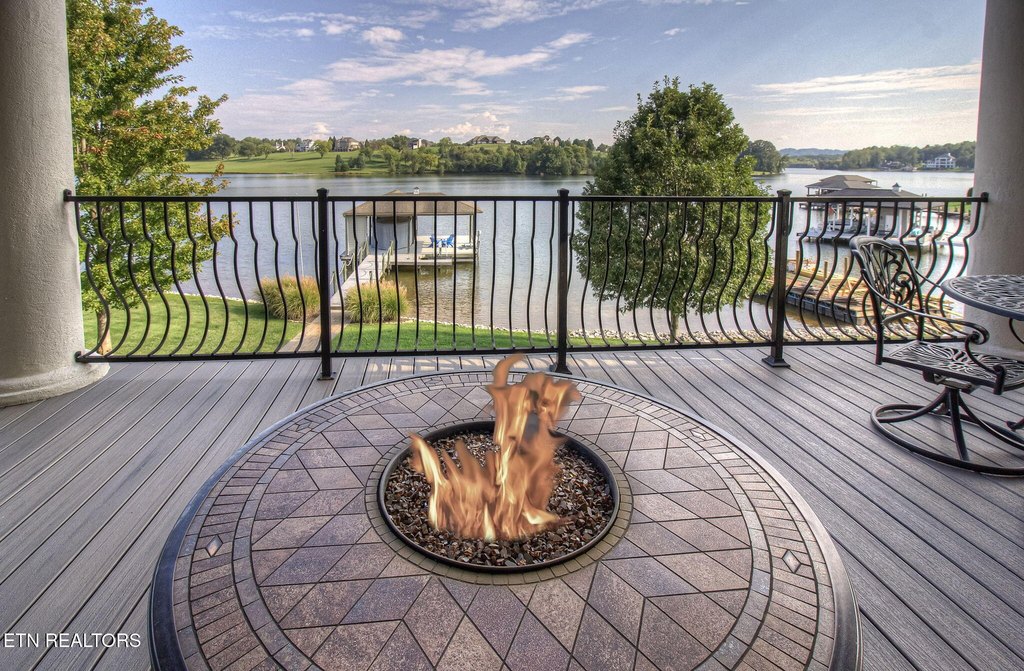 Vonore, Tennessee, 37885, United States, 4 Bedrooms Bedrooms, ,4.5 BathroomsBathrooms,Residential,Forsale,1960237