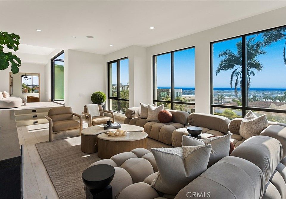 Newport Beach, California, 92663, United States, 5 Bedrooms Bedrooms, ,5 BathroomsBathrooms,Residential,Forsale,2009211