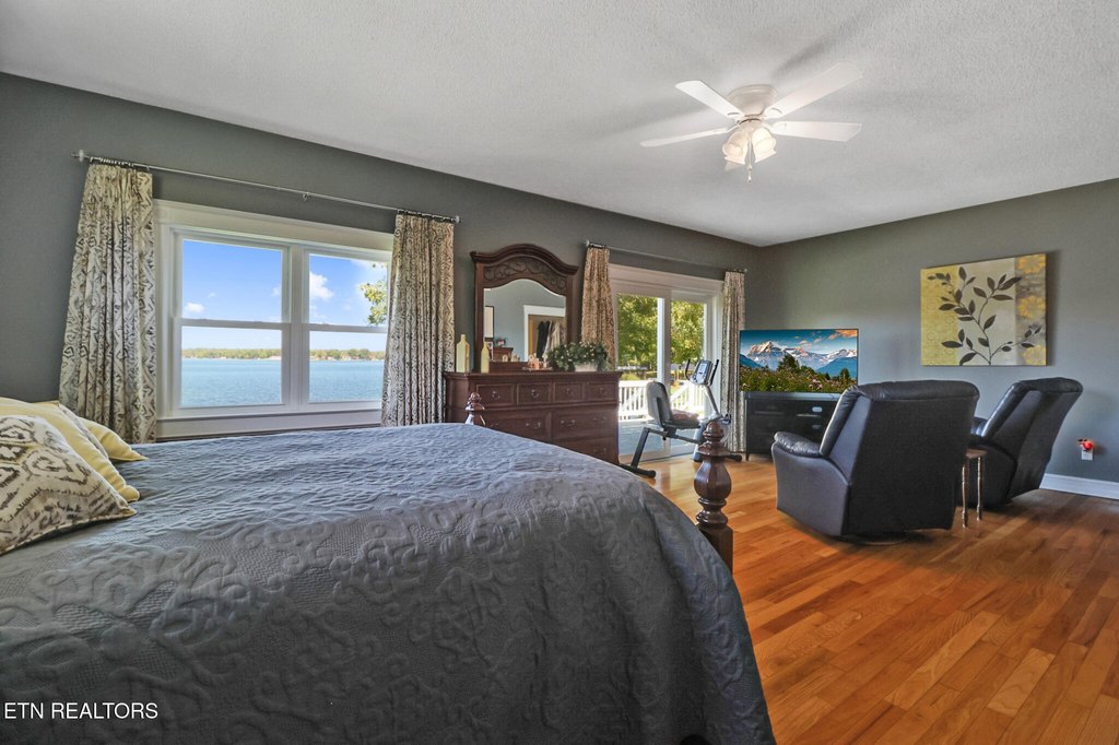 Crossville, Tennessee, 38572, United States, 3 Bedrooms Bedrooms, ,3.5 BathroomsBathrooms,Residential,Forsale,1968515