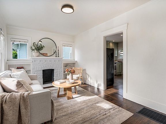 Oakland, California, 94619, United States, 2 Bedrooms Bedrooms, ,1 BathroomBathrooms,Residential,Forsale,2004749