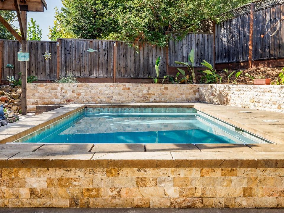 Cloverdale, California, 95425, United States, 2 Bedrooms Bedrooms, ,2 BathroomsBathrooms,Residential,Forsale,2004747