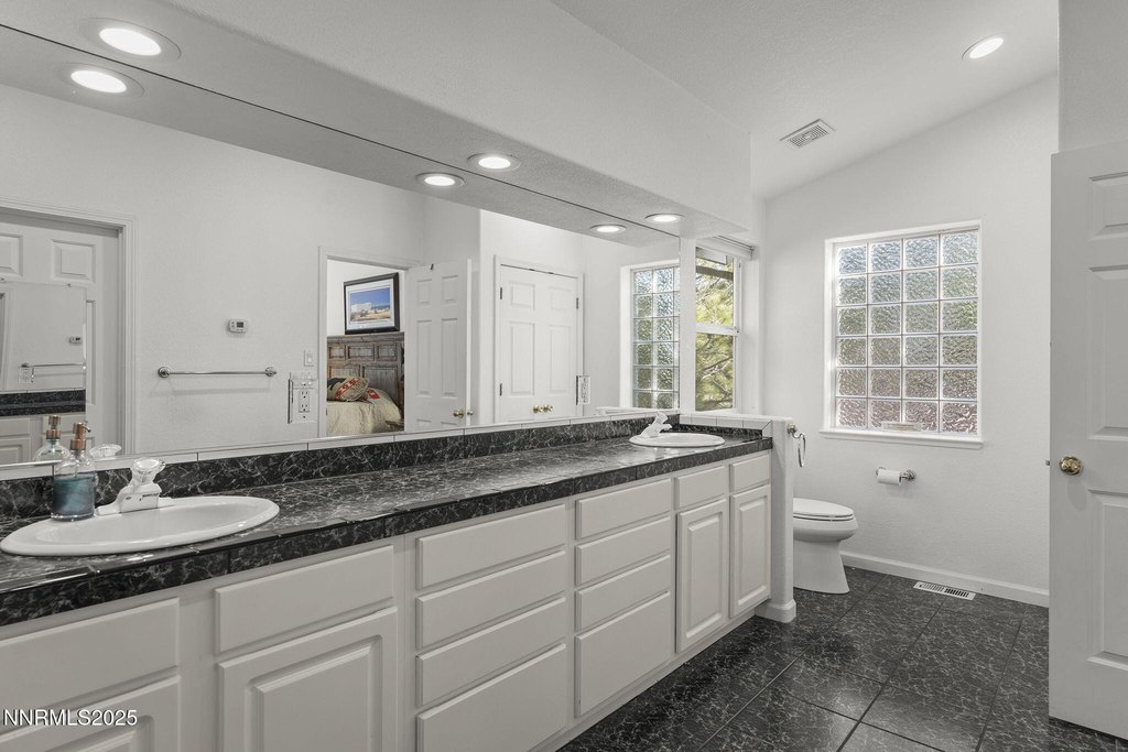 Reno, Nevada, 89511, United States, 3 Bedrooms Bedrooms, ,3.5 BathroomsBathrooms,Residential,Forsale,2012829