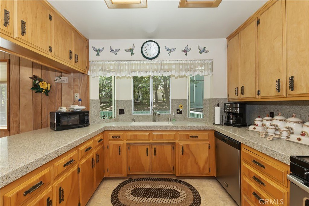 Lake Arrowhead, California, 92352, United States, 3 Bedrooms Bedrooms, ,3 BathroomsBathrooms,Residential,Forsale,1968496