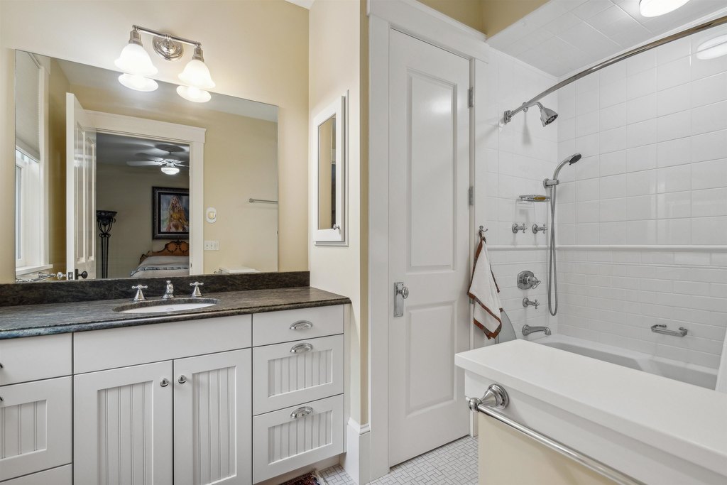 Barnard, Vermont, 05031, United States, 7 Bedrooms Bedrooms, ,7.5 BathroomsBathrooms,Residential,Forsale,1999505