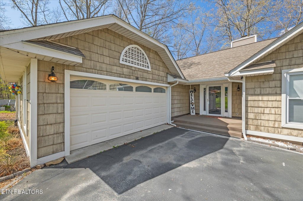 Crossville, Tennessee, 38558, United States, 3 Bedrooms Bedrooms, ,2 BathroomsBathrooms,Residential,Forsale,1907879