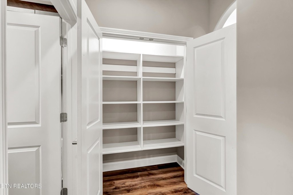 Loudon, Tennessee, 37774, United States, 3 Bedrooms Bedrooms, ,3 BathroomsBathrooms,Residential,Forsale,1910204