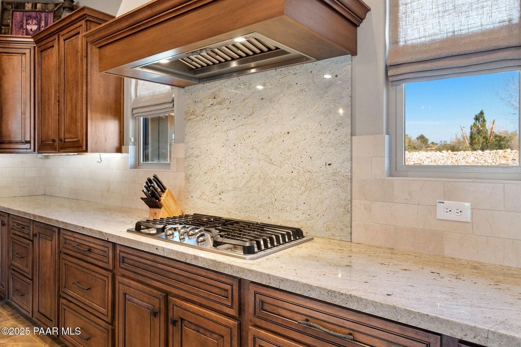 Prescott, Arizona, 86305, United States, 3 Bedrooms Bedrooms, ,8.5 BathroomsBathrooms,Residential,Forsale,2011268