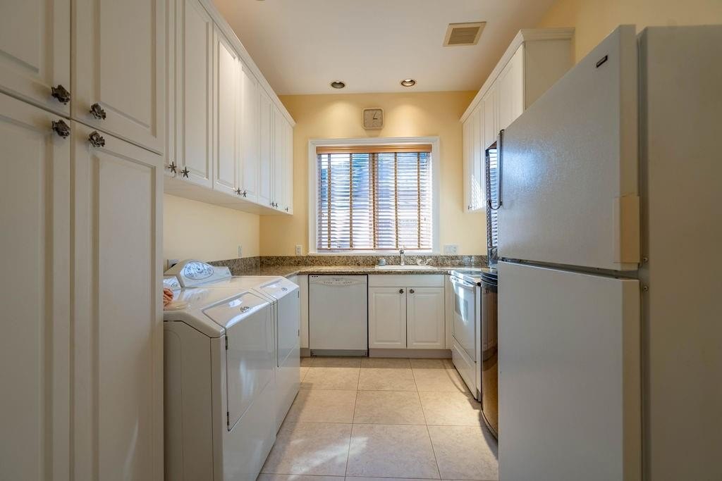 Lighthouse Point, Florida, 33064, United States, 4 Bedrooms Bedrooms, ,5.5 BathroomsBathrooms,Residential,Forsale,2011619