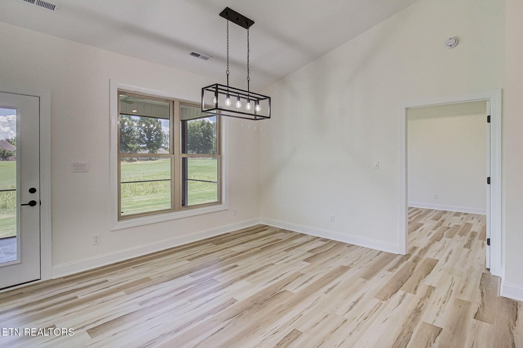 Vonore, Tennessee, 37885, United States, 3 Bedrooms Bedrooms, ,2 BathroomsBathrooms,Residential,Forsale,1910198