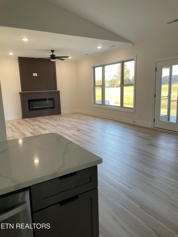 Vonore, Tennessee, 37885, United States, 3 Bedrooms Bedrooms, ,2 BathroomsBathrooms,Residential,Forsale,1910198