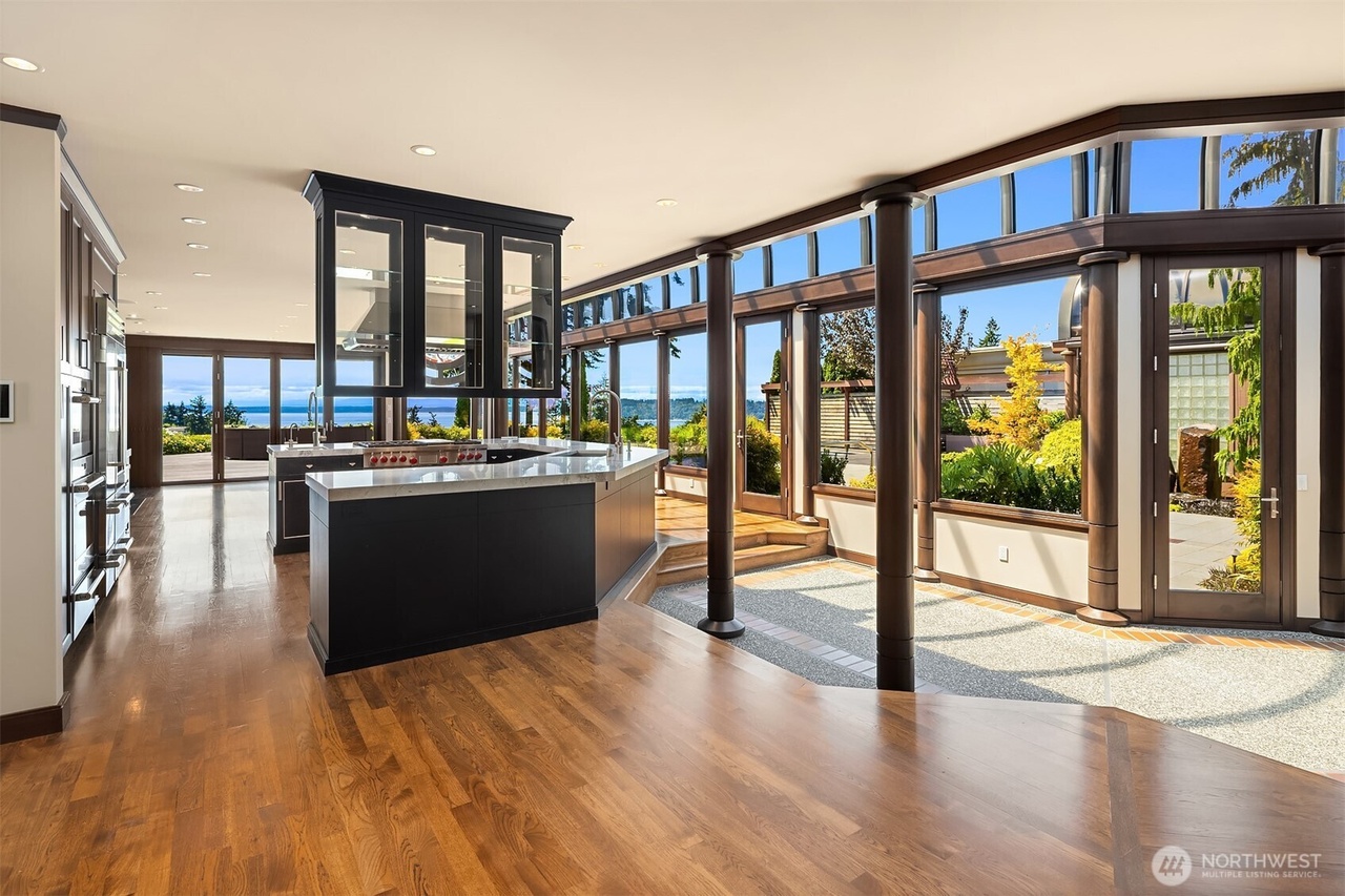 Mukilteo, Washington, 98275, United States, 4 Bedrooms Bedrooms, ,4 BathroomsBathrooms,Residential,Forsale,2009203