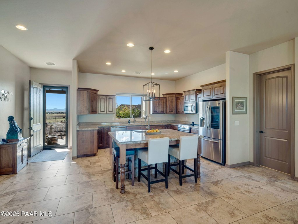 Prescott Valley, Arizona, 86315, United States, 4 Bedrooms Bedrooms, ,2 BathroomsBathrooms,Residential,Forsale,1968229