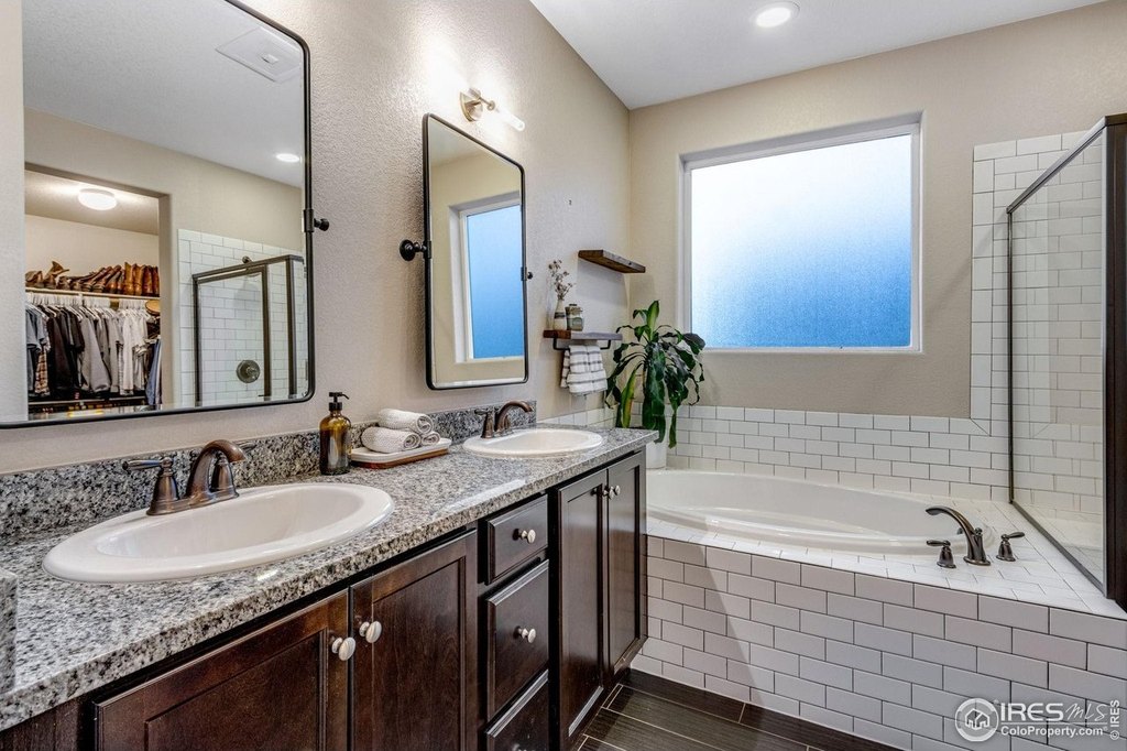 Longmont, Colorado, 80501, United States, 3 Bedrooms Bedrooms, ,2 BathroomsBathrooms,Residential,Forsale,2009201