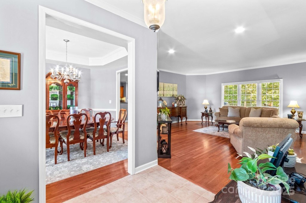 Lexington, North Carolina, 27295, United States, 3 Bedrooms Bedrooms, ,3.5 BathroomsBathrooms,Residential,Forsale,1985978