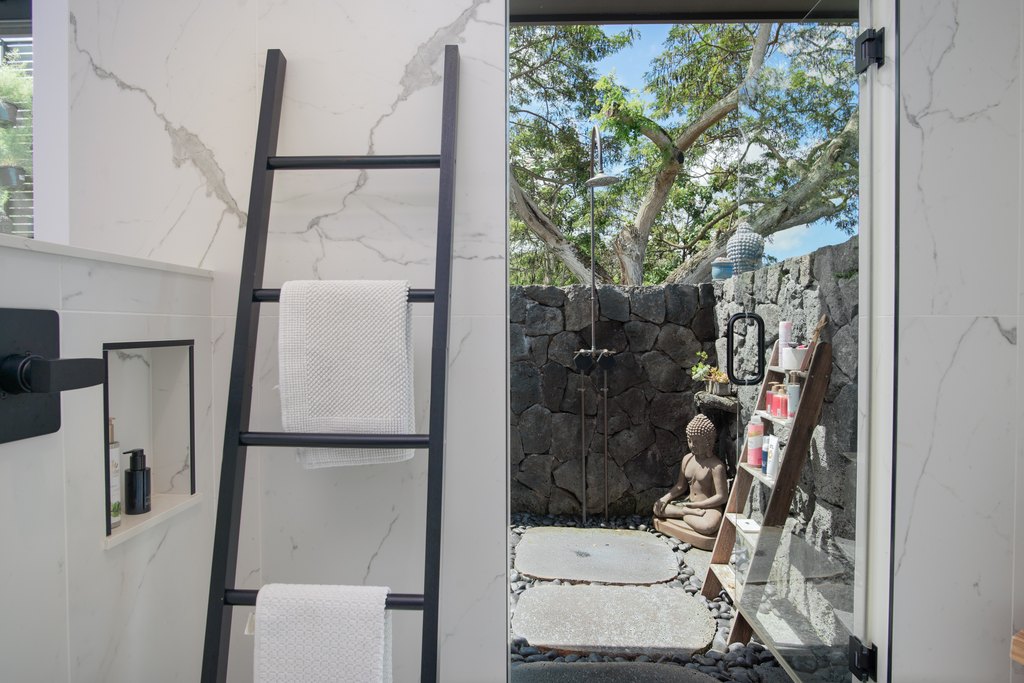 Kailua-Kona, Hawaii, 96725, United States, 3 Bedrooms Bedrooms, ,3 BathroomsBathrooms,Residential,Forsale,1989820