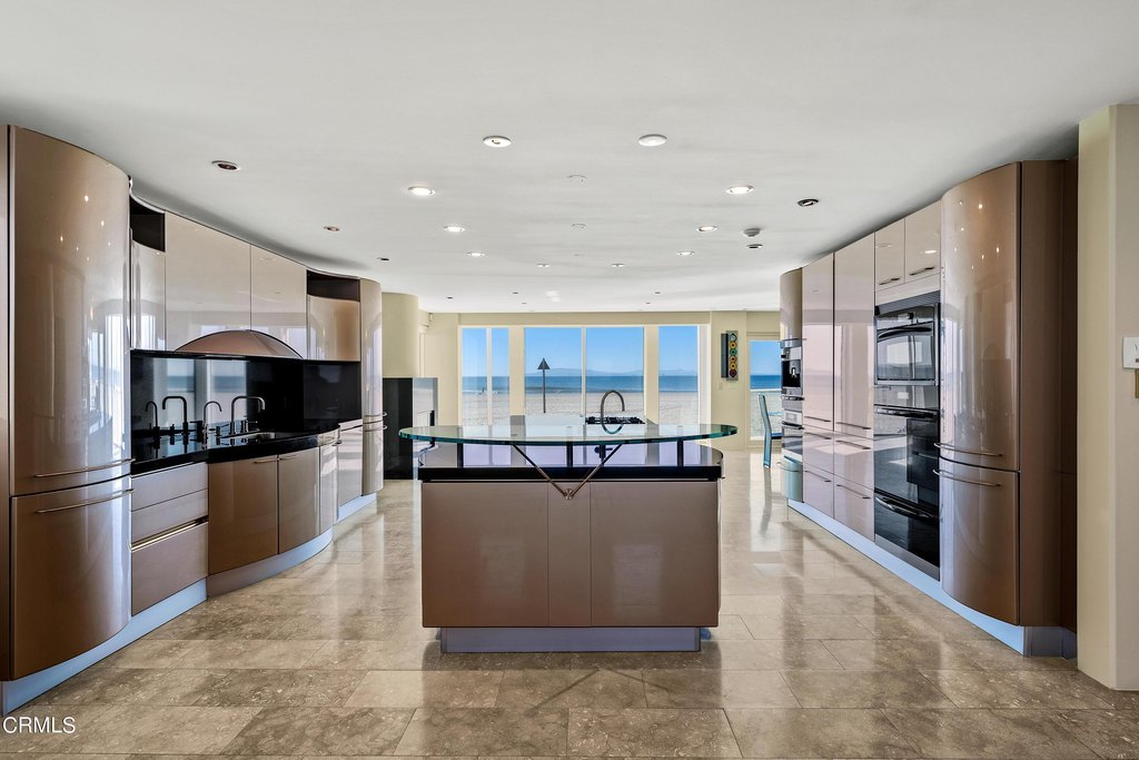 Oxnard, California, 93035, United States, 4 Bedrooms Bedrooms, ,4.5 BathroomsBathrooms,Residential,Forsale,1985940