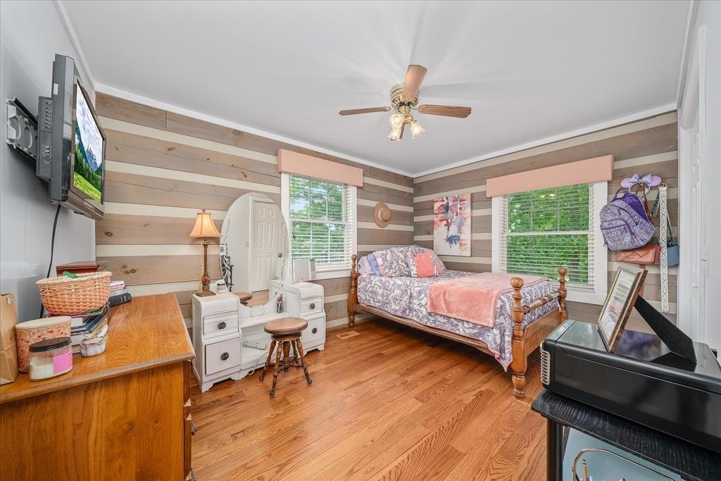 Livingston, Tennessee, 38570, United States, 5 Bedrooms Bedrooms, ,3 BathroomsBathrooms,Residential,Forsale,1968520