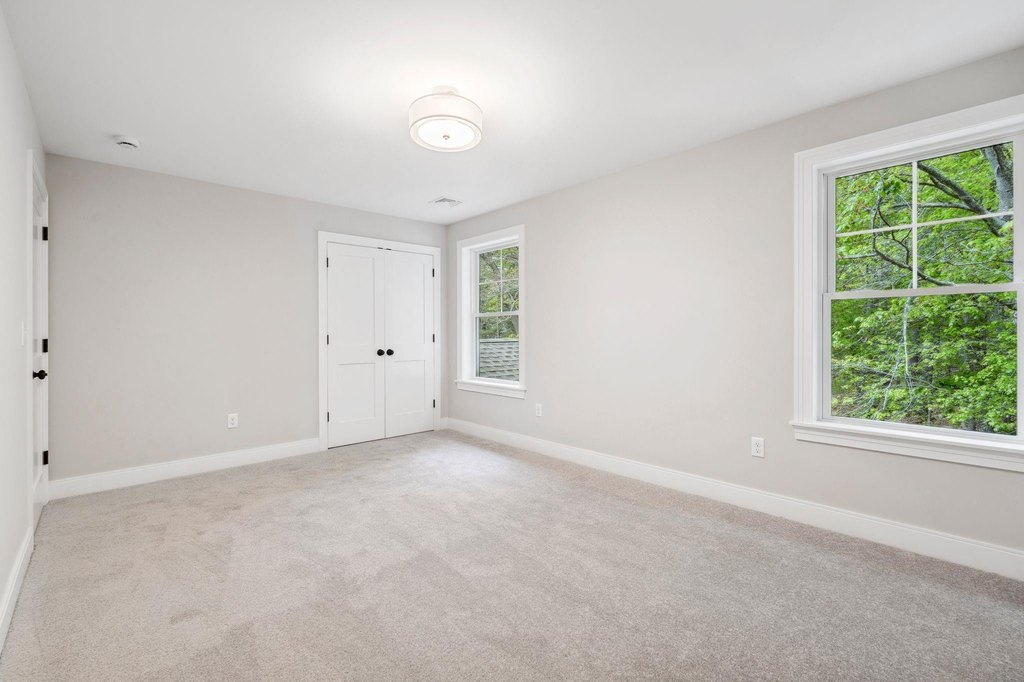 Kittery, Maine, 03905, United States, 4 Bedrooms Bedrooms, ,2.5 BathroomsBathrooms,Residential,Forsale,2002410