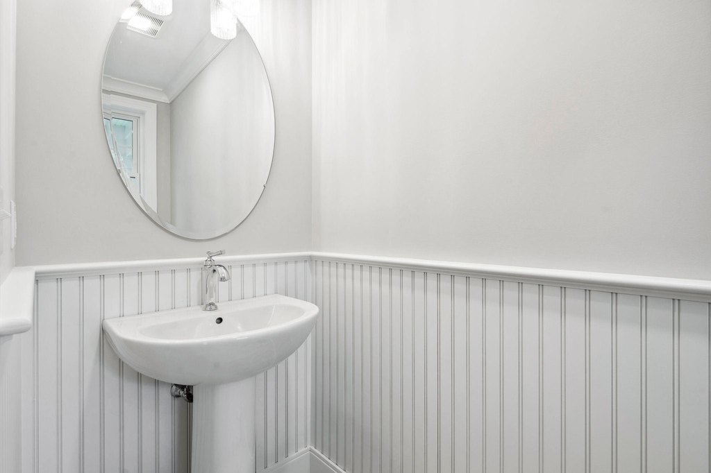 Kittery, Maine, 03905, United States, 4 Bedrooms Bedrooms, ,2.5 BathroomsBathrooms,Residential,Forsale,2002410