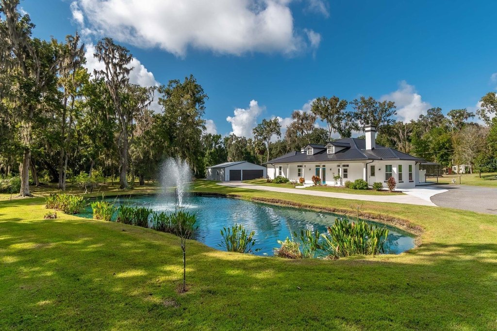 REDDICK, Florida, 32686, United States, 4 Bedrooms Bedrooms, ,4 BathroomsBathrooms,Residential,Forsale,1969786