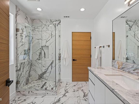 Ventura, California, 93001, United States, 4 Bedrooms Bedrooms, ,1.5 BathroomsBathrooms,Residential,Forsale,1963632