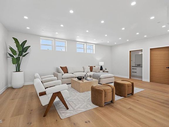 Ventura, California, 93001, United States, 4 Bedrooms Bedrooms, ,1.5 BathroomsBathrooms,Residential,Forsale,1963632