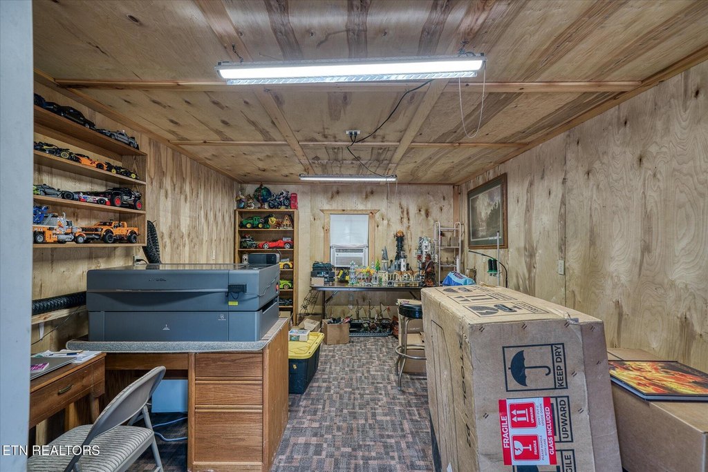 Jamestown, Tennessee, 38556, United States, 2 Bedrooms Bedrooms, ,2.5 BathroomsBathrooms,Residential,Forsale,1929822