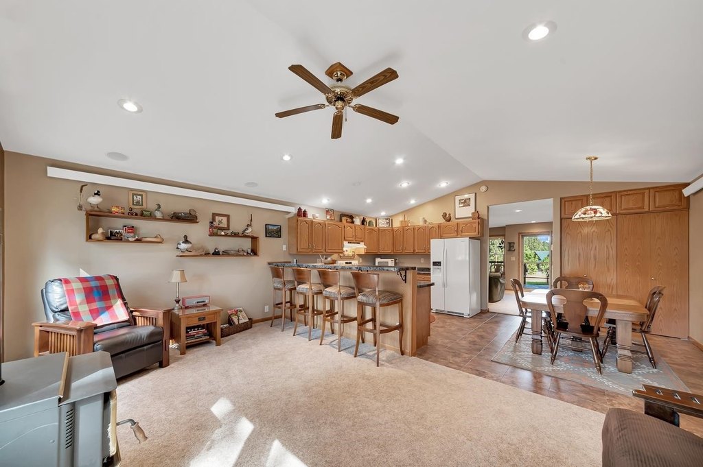 Custer, South Dakota, 57730, United States, 3 Bedrooms Bedrooms, ,2 BathroomsBathrooms,Residential,Forsale,1962258