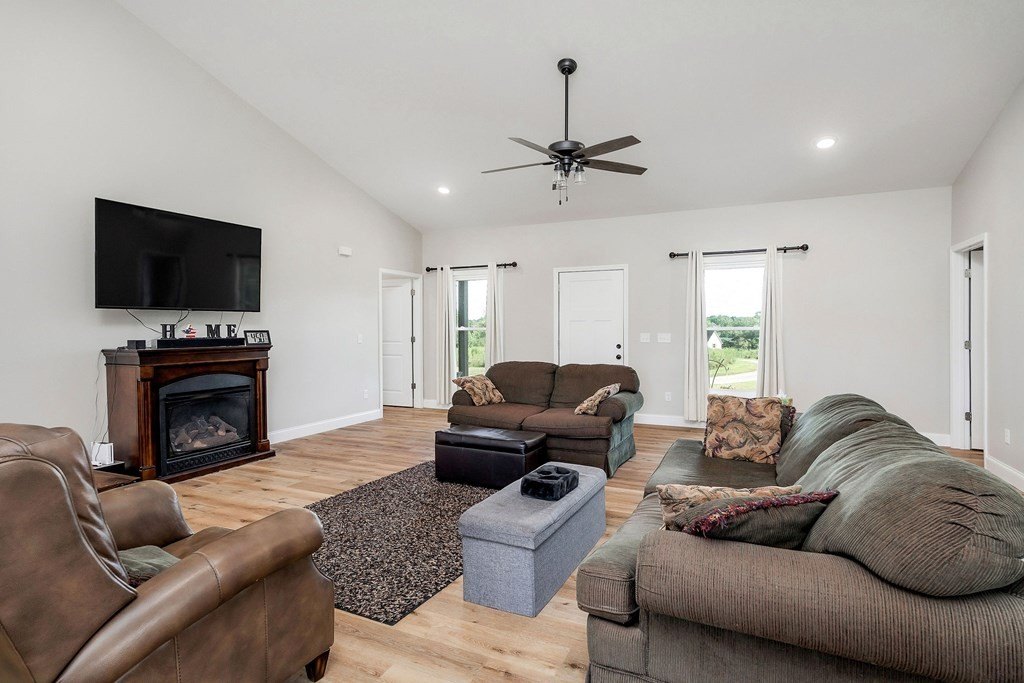 COOKEVILLE, Tennessee, 38501, United States, 3 Bedrooms Bedrooms, ,3 BathroomsBathrooms,Residential,Forsale,1952670