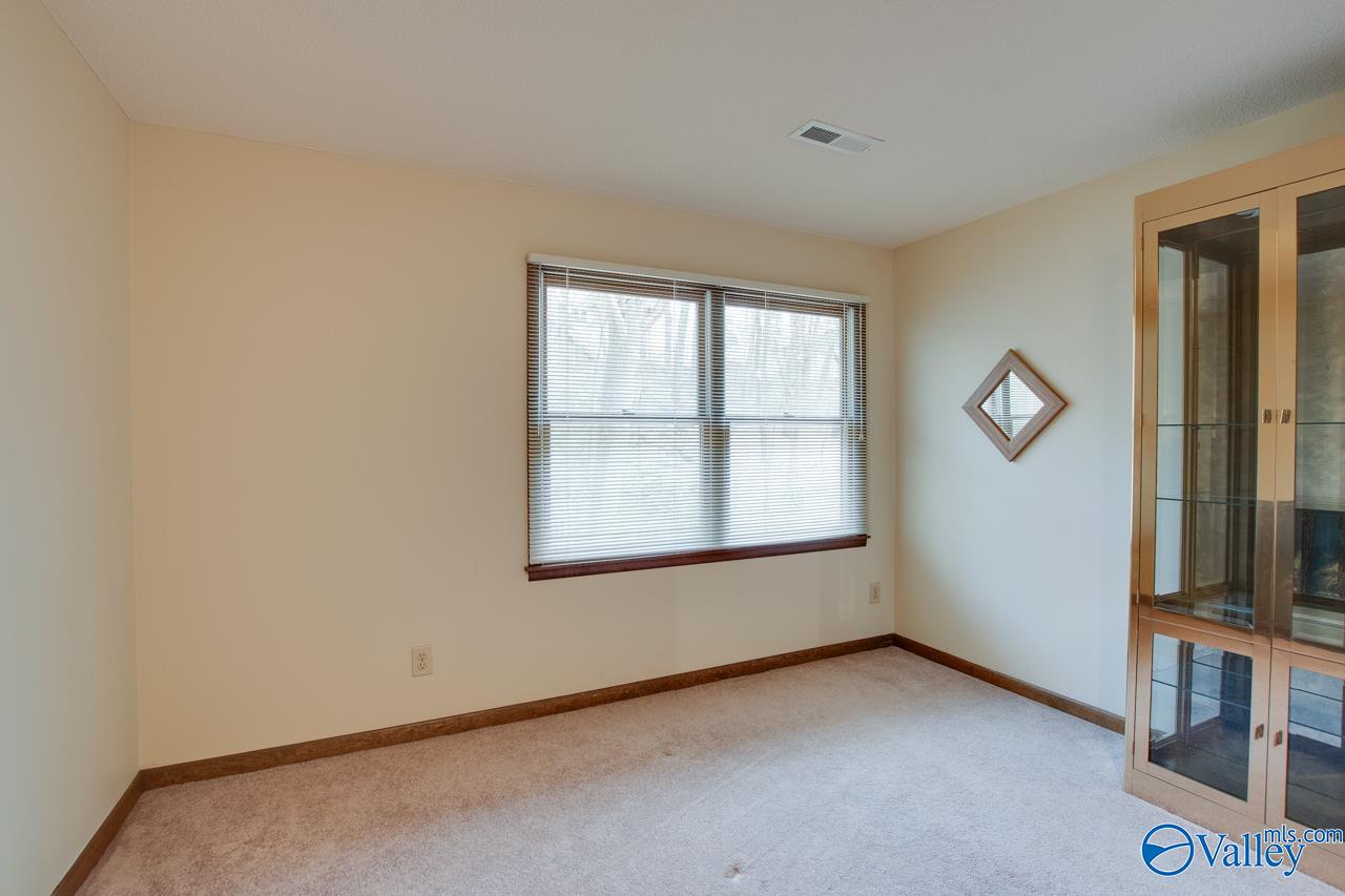 Huntsville, Alabama, 35802, United States, 4 Bedrooms Bedrooms, ,2.5 BathroomsBathrooms,Residential,Forsale,2007682