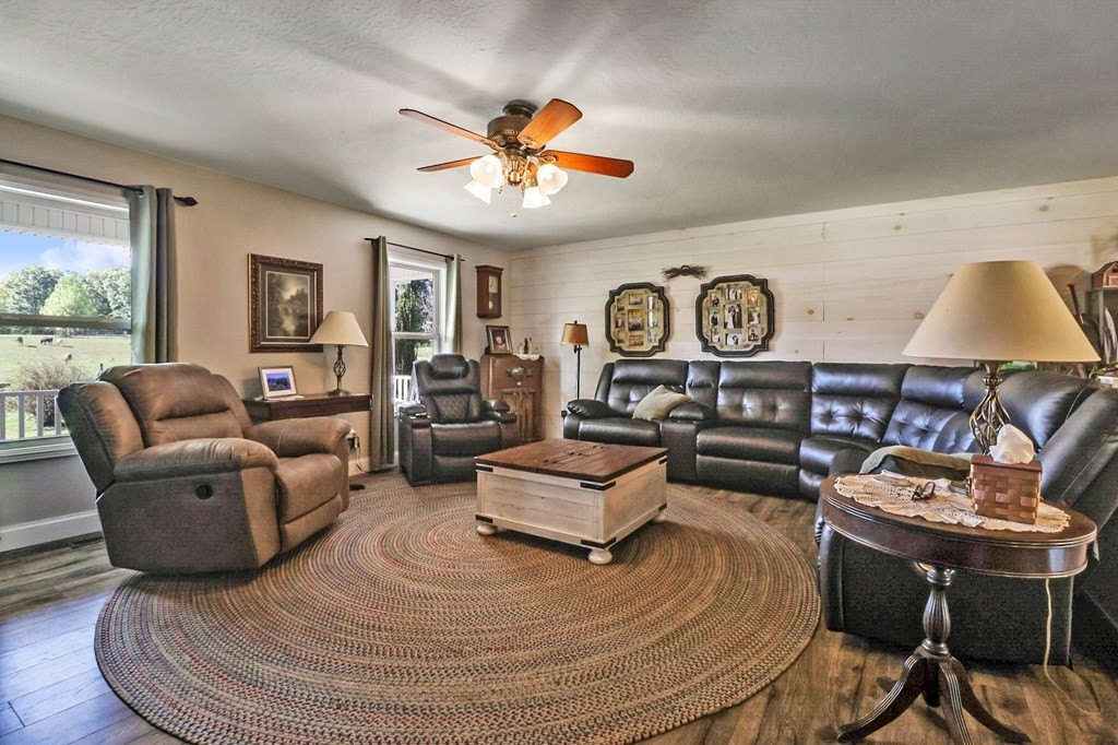 Jamestown, Tennessee, 38556, United States, 3 Bedrooms Bedrooms, ,2 BathroomsBathrooms,Residential,Forsale,1968518