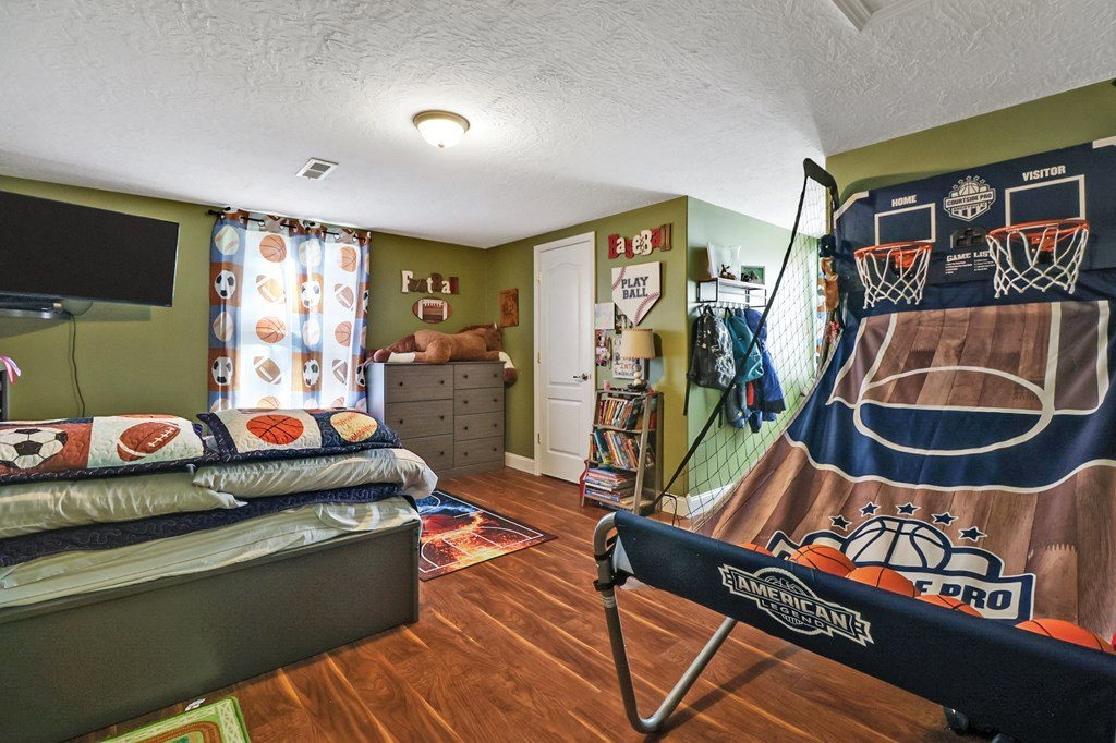 Jamestown, Tennessee, 38556, United States, 3 Bedrooms Bedrooms, ,2 BathroomsBathrooms,Residential,Forsale,1968518