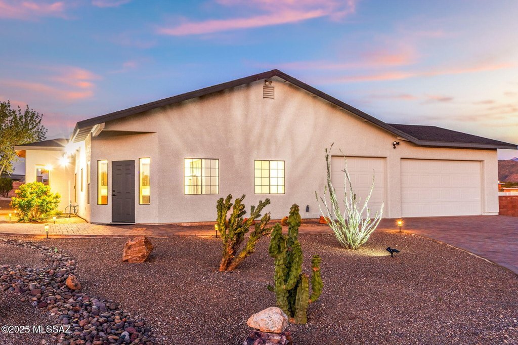 Tucson, Arizona, 85730, United States, 3 Bedrooms Bedrooms, ,3 BathroomsBathrooms,Residential,Forsale,2004422