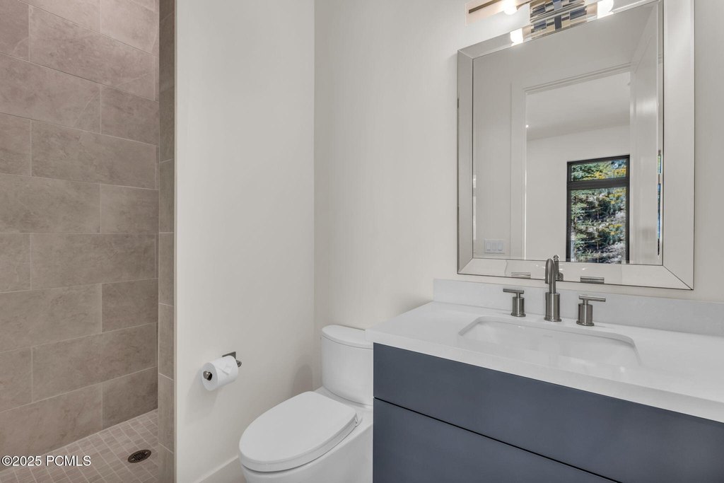 Kamas, Utah, 84036, United States, 4 Bedrooms Bedrooms, ,4.5 BathroomsBathrooms,Residential,Forsale,1994170