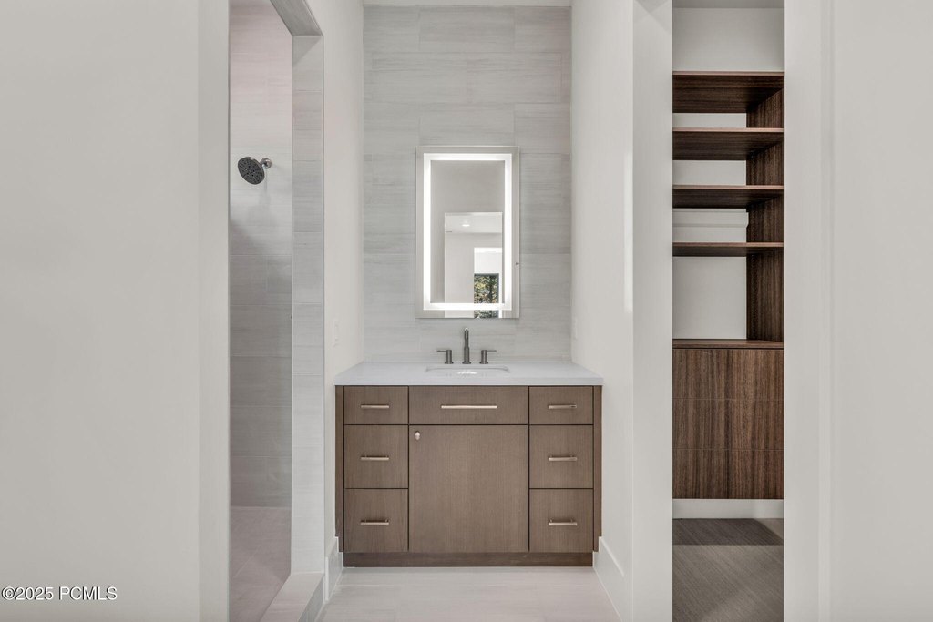 Kamas, Utah, 84036, United States, 4 Bedrooms Bedrooms, ,4.5 BathroomsBathrooms,Residential,Forsale,1994170