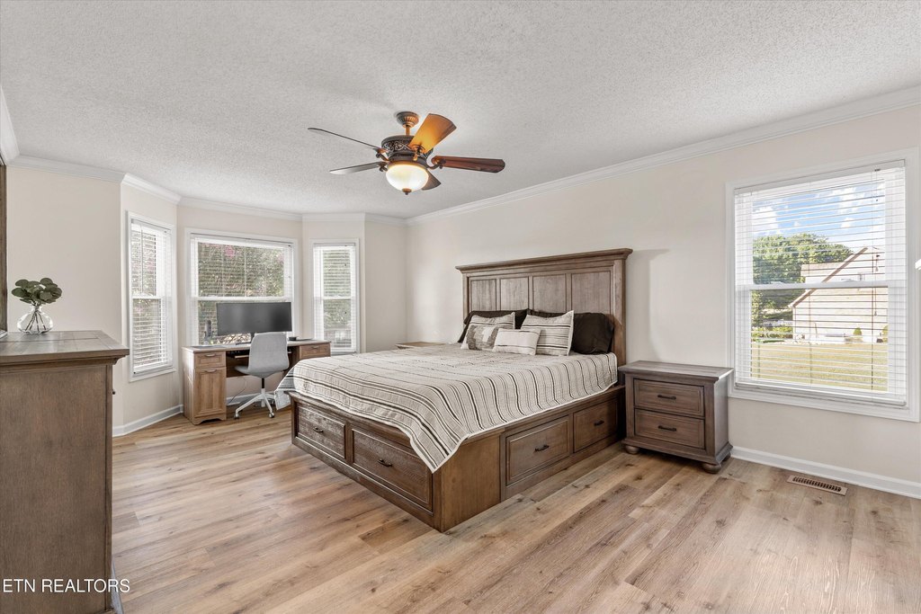 Maryville, Tennessee, 37803, United States, 3 Bedrooms Bedrooms, ,2 BathroomsBathrooms,Residential,Forsale,1952843