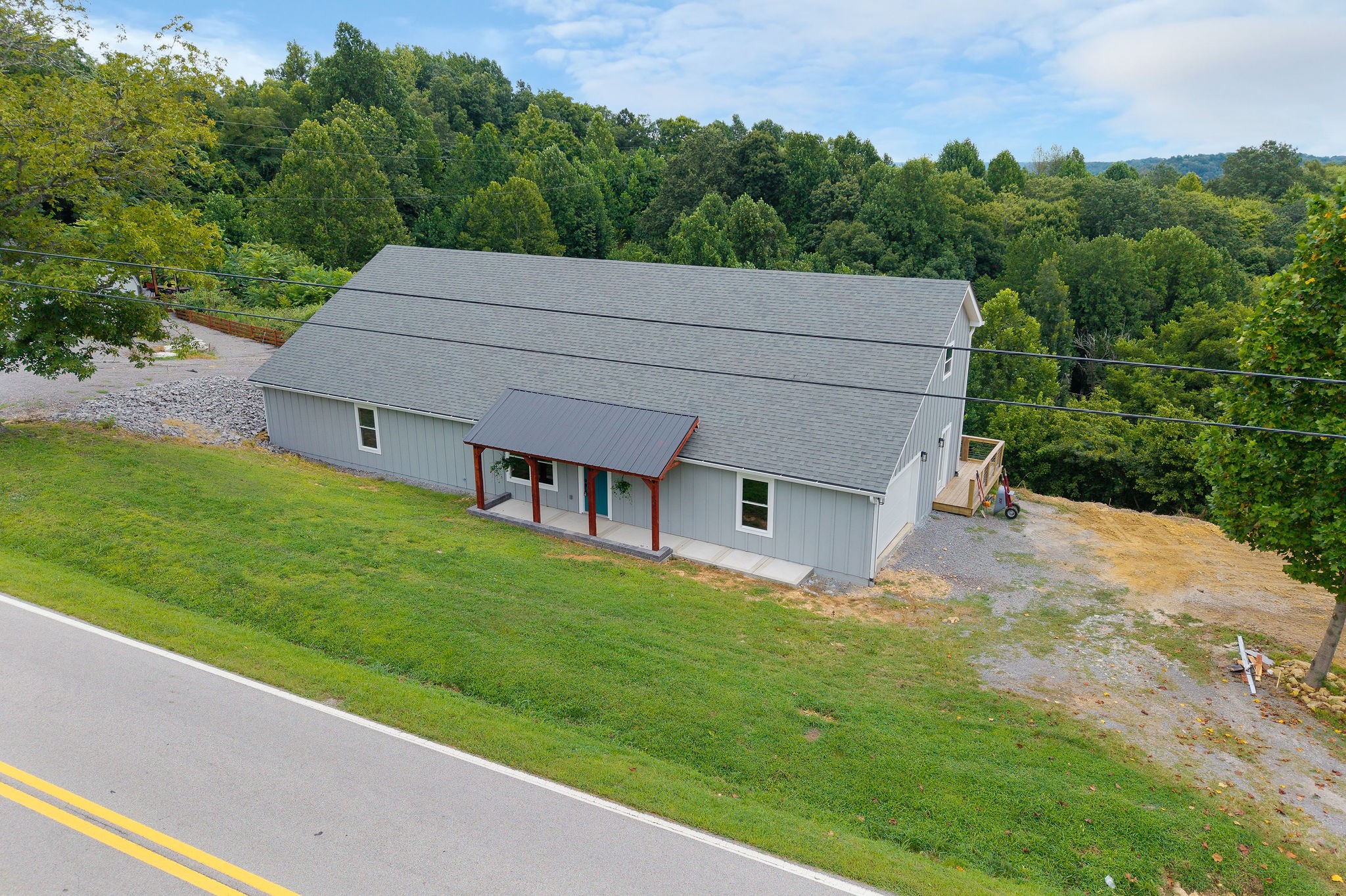 Dowelltown, Tennessee, 37059, United States, 4 Bedrooms Bedrooms, ,3 BathroomsBathrooms,Residential,Forsale,1999477