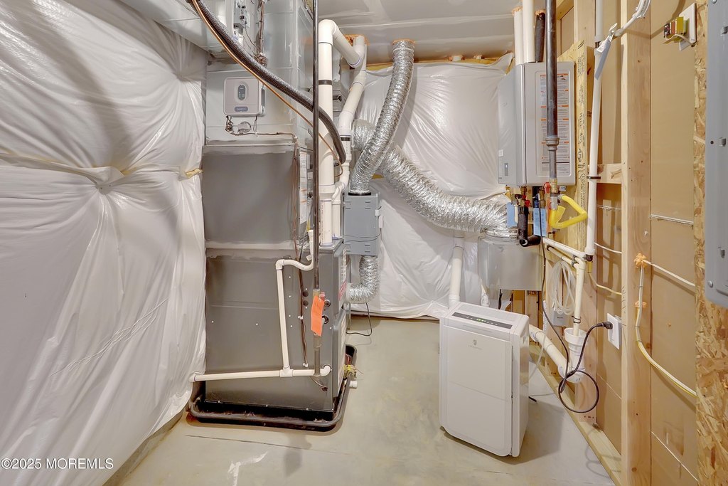 Manalapan, New Jersey, 07726, United States, 3 Bedrooms Bedrooms, ,3.5 BathroomsBathrooms,Residential,Forsale,1984550