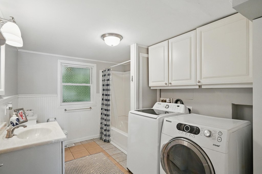 Monmouth, Maine, 04259, United States, 4 Bedrooms Bedrooms, ,3 BathroomsBathrooms,Residential,Forsale,2004721