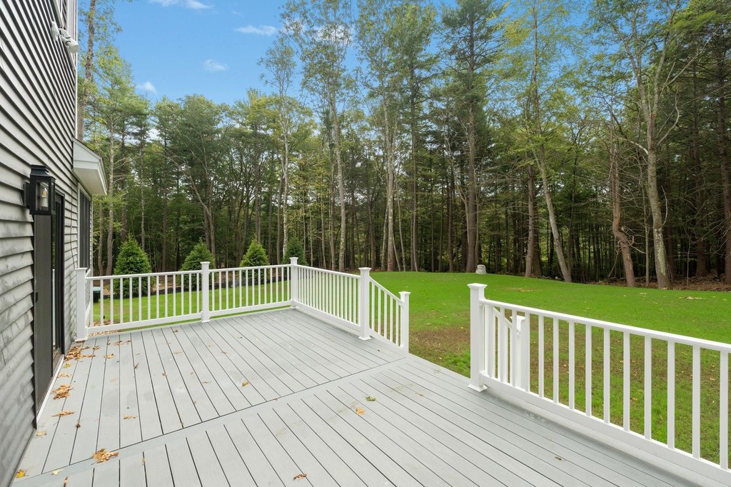 Kittery, Maine, 03905, United States, 4 Bedrooms Bedrooms, ,2.5 BathroomsBathrooms,Residential,Forsale,1968473