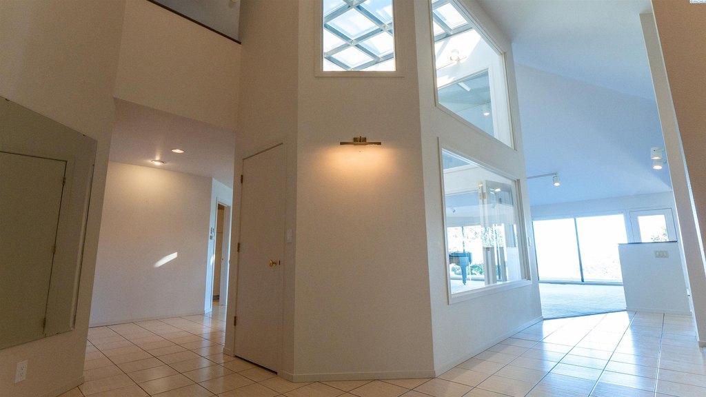 Richland, Washington, 99352, United States, 2 Bedrooms Bedrooms, ,3 BathroomsBathrooms,Residential,Forsale,1922429