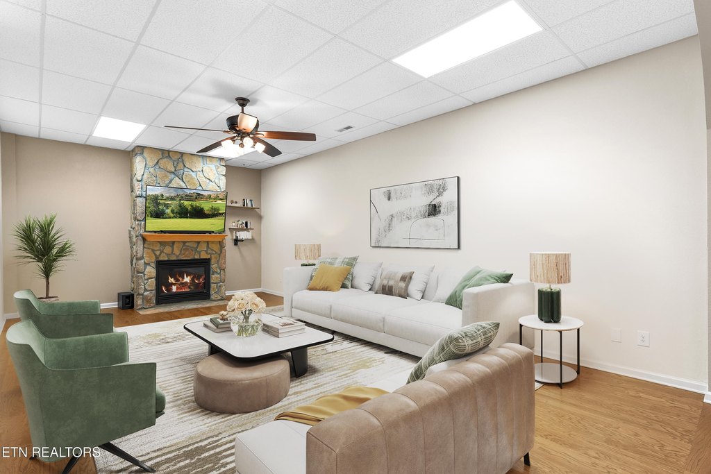 Loudon, Tennessee, 37774, United States, 4 Bedrooms Bedrooms, ,3 BathroomsBathrooms,Residential,Forsale,1971863