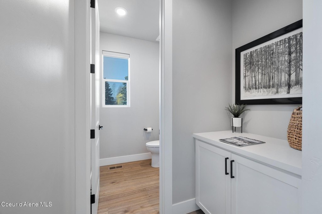 Sandpoint, Idaho, 83864, United States, 4 Bedrooms Bedrooms, ,3.5 BathroomsBathrooms,Residential,Forsale,1946357