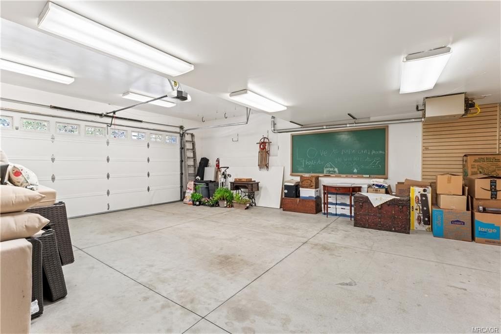 Lake Arrowhead, California, 92317, United States, 4 Bedrooms Bedrooms, ,4 BathroomsBathrooms,Residential,Forsale,1886288